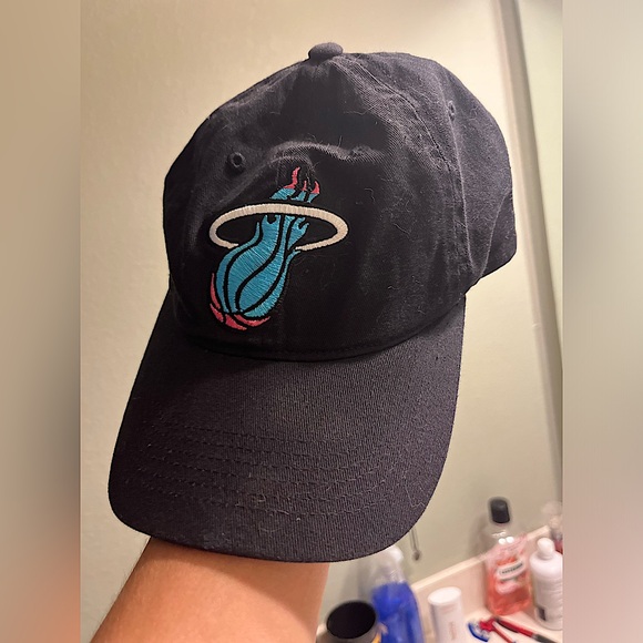 Miami Heat Item of The Game Hat Cap Adult One Size black - Picture 1 of 3